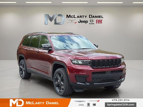 New 2025 Jeep Grand Cherokee L Altitude AWD/4WD image 1