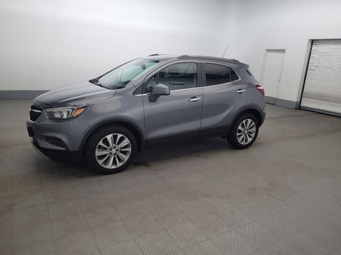 Used 2020 Buick Encore Preferred FWD image 2