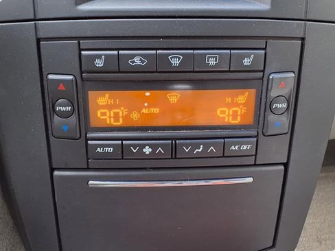 Used 2005 Cadillac SRX w/ 7-Passenger Value Package image 12