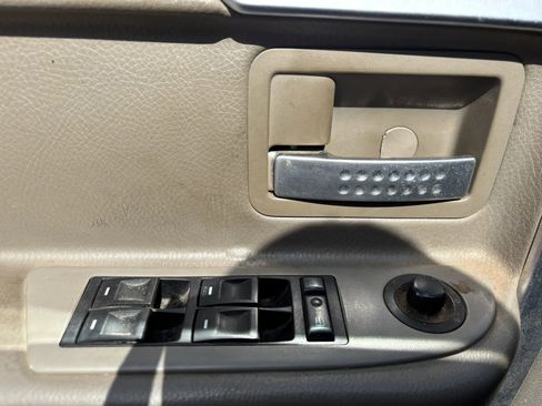 Used 2006 Mitsubishi Raider DuroCross image 8