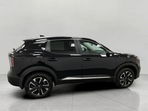 Used 2026 Nissan Kicks SV w/ SV Premium Package AWD/4WD image 3