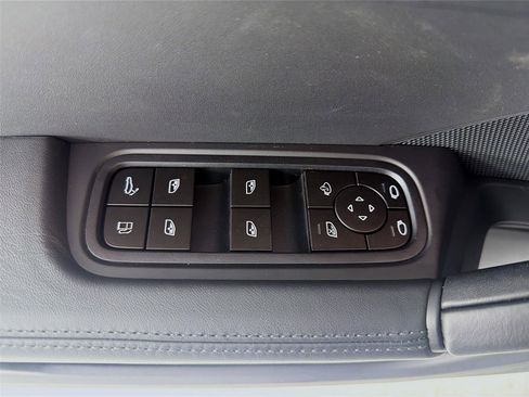 New 2025 Porsche Cayenne E-Hybrid image 8