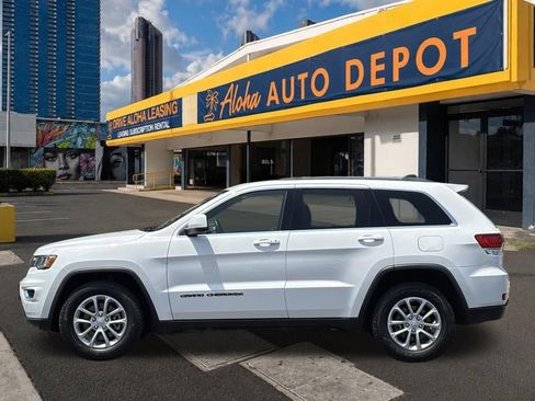 Used 2021 Jeep Grand Cherokee Laredo X RWD image 2