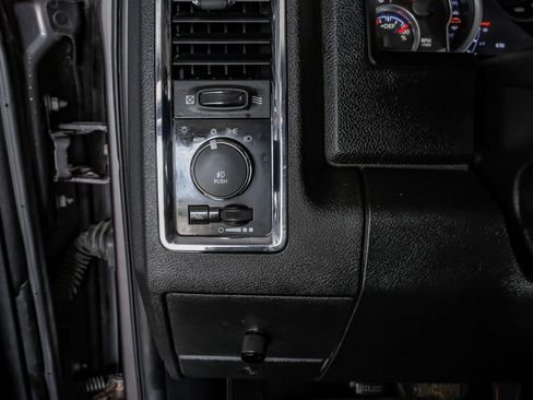 Used 2014 RAM 2500 Laramie w/ Convenience Group image 26