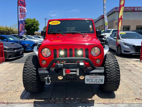 Used 2016 Jeep Wrangler Sport w/ Quick Order Package 24S AWD/4WD image 3