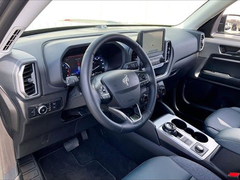 Used 2024 Ford Bronco Sport Outer Banks w/ Tech Package image 13