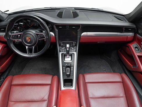 Used 2019 Porsche 911 Carrera image 2