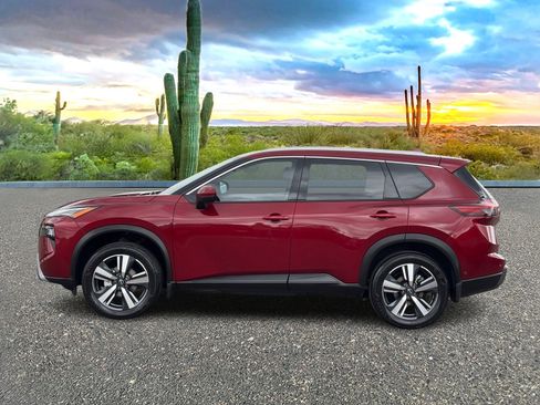 Certified 2025 Nissan Rogue SL image 3