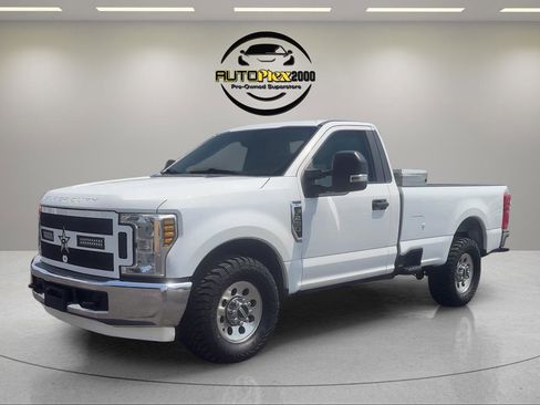 Used 2018 Ford F250 XL w/ Power Equipment Group RWD image 3
