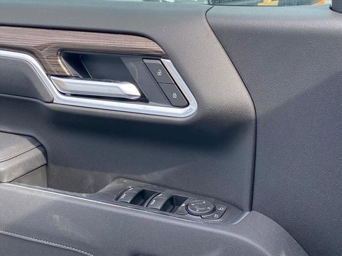 New 2025 Chevrolet Silverado 1500 LT image 18