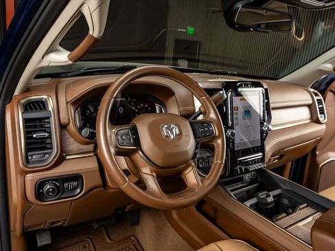 Used 2024 RAM 3500 Limited w/ Towing Technology Group image 17