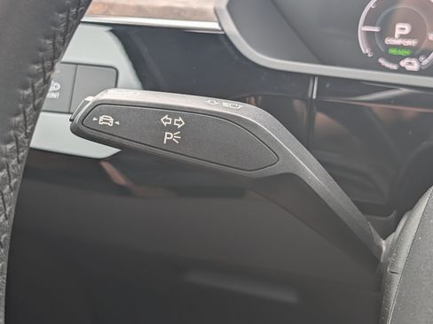 Used 2021 Audi e-tron Premium AWD/4WD image 32