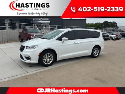 Used 2022 Chrysler Pacifica Touring-L