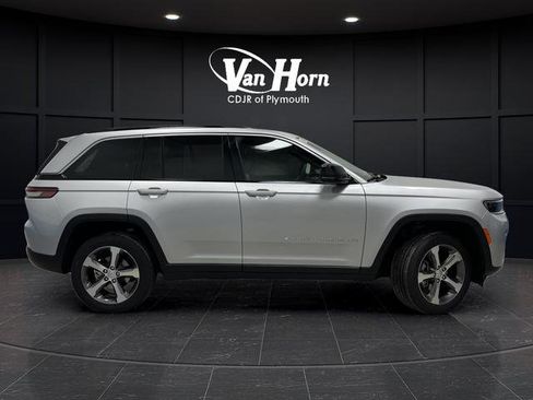 New 2026 Jeep Grand Cherokee Limited w/ Luxury Tech Group II image 2