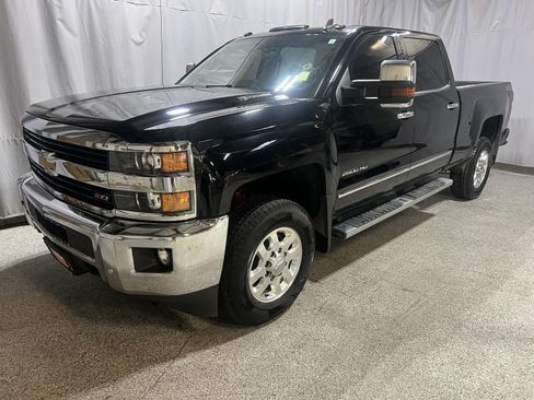 Used 2015 Chevrolet Silverado 2500 LTZ w/ Duramax Plus Package AWD/4WD image 4