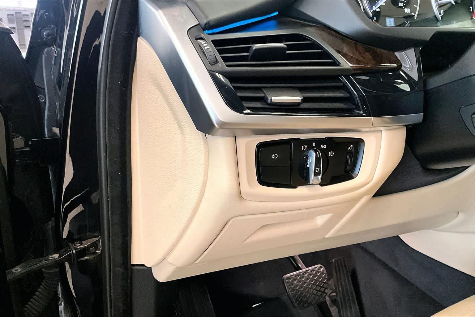 Used 2017 BMW X5 xDrive50i AWD/4WD image 30