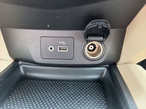 Used 2018 Nissan Rogue SV w/ Premium Package image 35