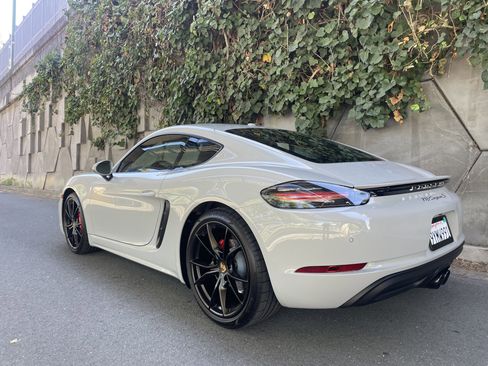 Used 2022 Porsche 718 Cayman S RWD image 8