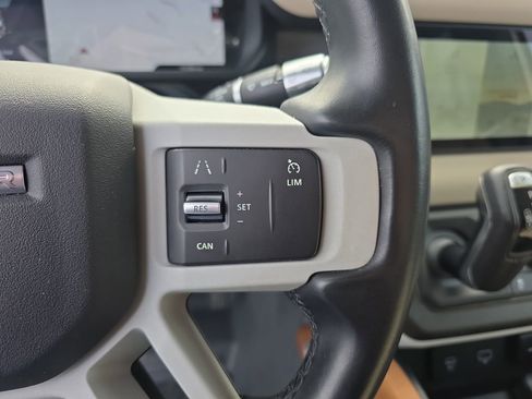 Used 2020 Land Rover Defender 110 SE image 27