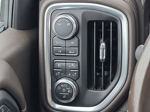 Used 2019 GMC Sierra 1500 SLT AWD/4WD image 30
