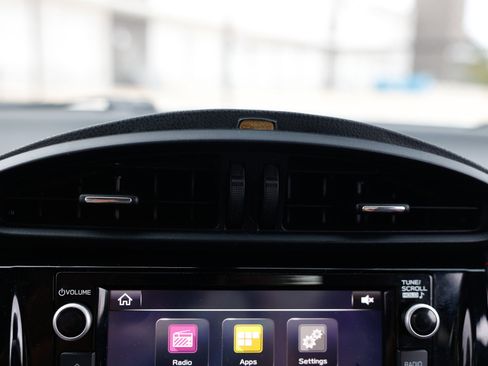 Used 2018 Subaru BRZ tS image 40