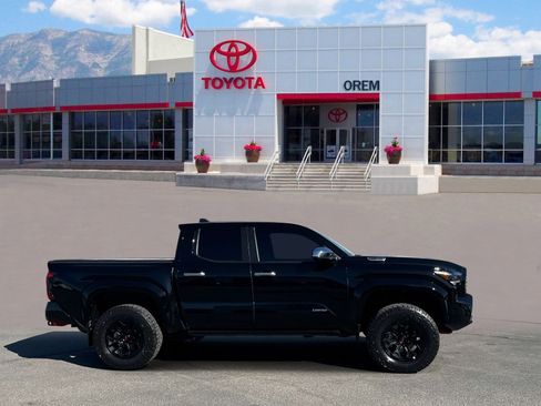 Used 2024 Toyota Tacoma Limited AWD/4WD image 3