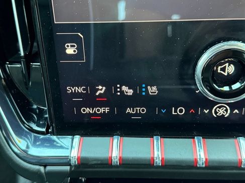 Used 2025 GMC Yukon AT4 Ultimate AWD/4WD image 27