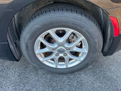 Used 2022 Chrysler Pacifica Touring-L FWD image 34