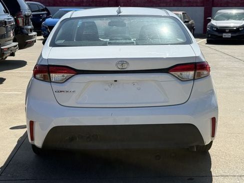 Used 2024 Toyota Corolla LE FWD image 5