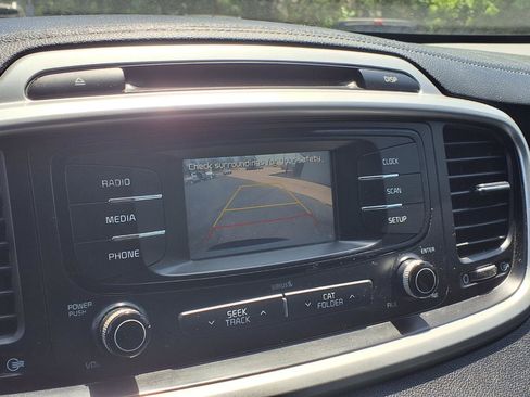 Used 2016 Kia Sorento LX FWD image 4