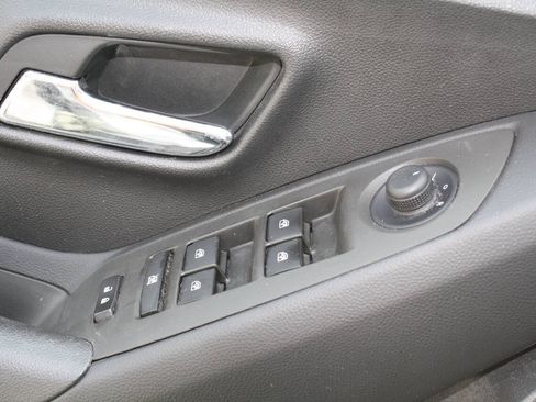 Used 2015 Chevrolet Trax LT w/ LT Sun and Sound Package AWD/4WD image 9