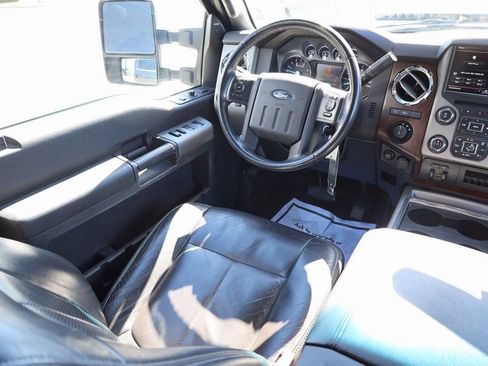 Used 2016 Ford F250 Lariat w/ Lariat Ultimate Package AWD/4WD image 19