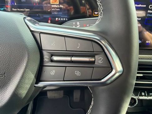 Used 2026 Chevrolet Traverse High Country FWD image 34