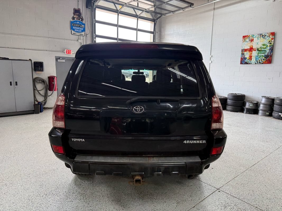 Used 2005 Toyota 4Runner SR5 AWD/4WD image 4