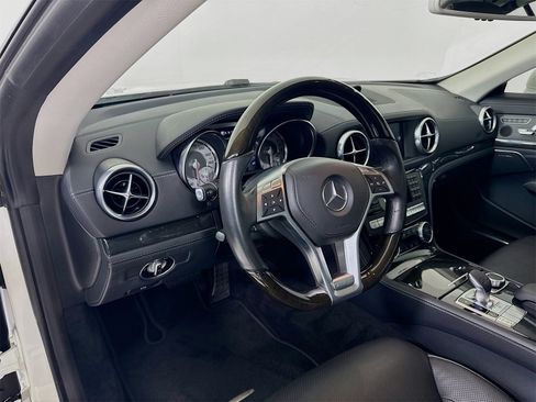 Used 2015 Mercedes-Benz SL 550 image 10