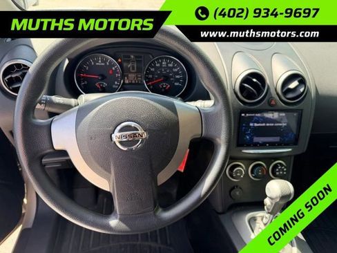 Used 2015 Nissan Rogue S image 4