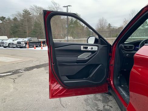 Certified 2020 Ford Explorer Platinum w/ Premium Technology Package image 25