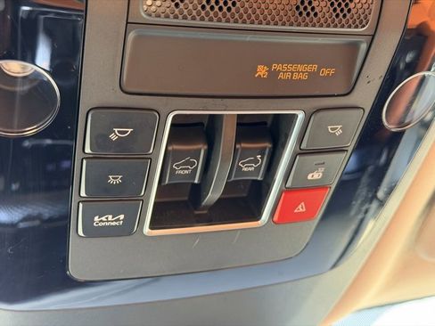 Used 2024 Kia Carnival SX Prestige image 18