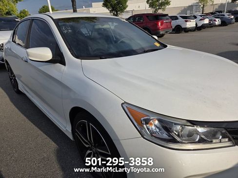Used 2017 Honda Accord Sport image 10