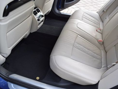 Used 2017 BMW ALPINA B7 xDrive image 45