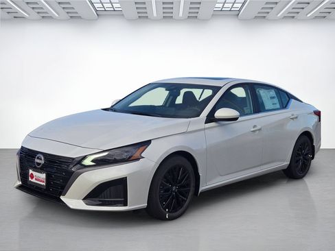 New 2026 Nissan Altima 2.5 SV w/ SV Special Edition Package FWD image 8