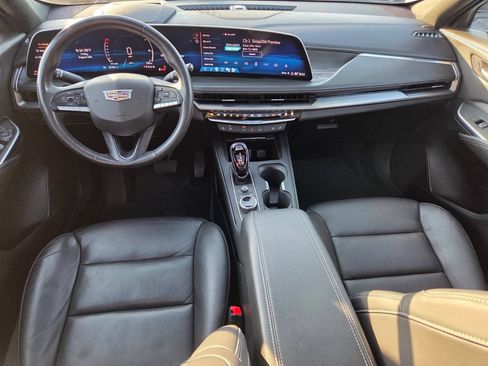 Used 2024 Cadillac XT4 Premium Luxury w/ Technology Package FWD image 10