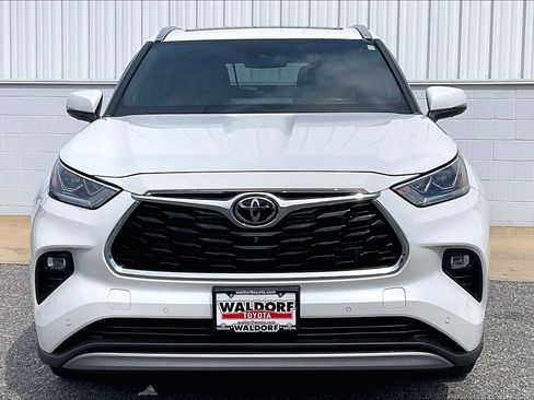 Used 2022 Toyota Highlander Platinum AWD/4WD image 3