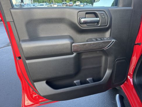 Used 2021 Chevrolet Silverado 1500 Custom Trail Boss w/ Safety Confidence Package AWD/4WD image 4