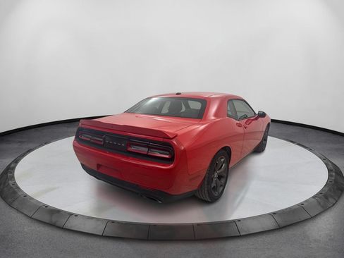 Used 2019 Dodge Challenger R/T RWD image 5