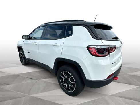 Used 2025 Jeep Compass Trailhawk AWD/4WD image 6