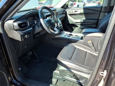Used 2023 Ford Explorer XLT w/ Equipment Group 202A AWD/4WD image 10