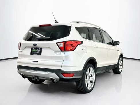 Used 2019 Ford Escape Titanium w/ U9j03 - Titanium Tow Package AWD/4WD image 9