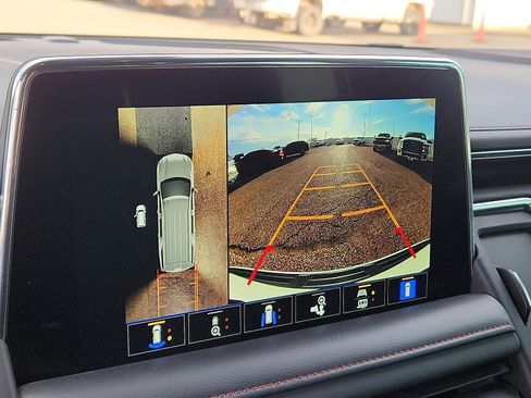 Used 2022 Chevrolet Suburban RST w/ Sport Performance Package image 15