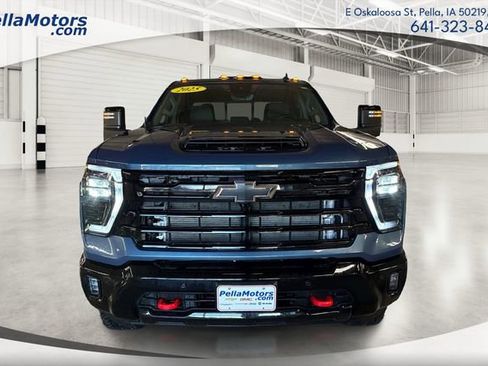 Used 2025 Chevrolet Silverado 2500 LTZ w/ LTZ Plus Package image 7